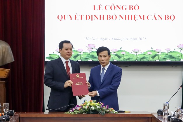 Đại hội nhận hoa chúc mừng của Đảng ủy Sở VHTT&DL
